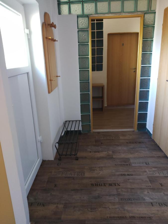 Apartman Blizko Brna S Dobovymi Dekoracemi Apartment Melcany Exterior photo